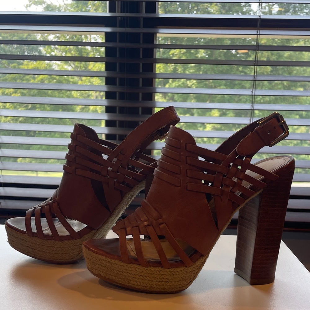 Luxury Rebel- size 38.5
Brown Platform Wedge Sandals
